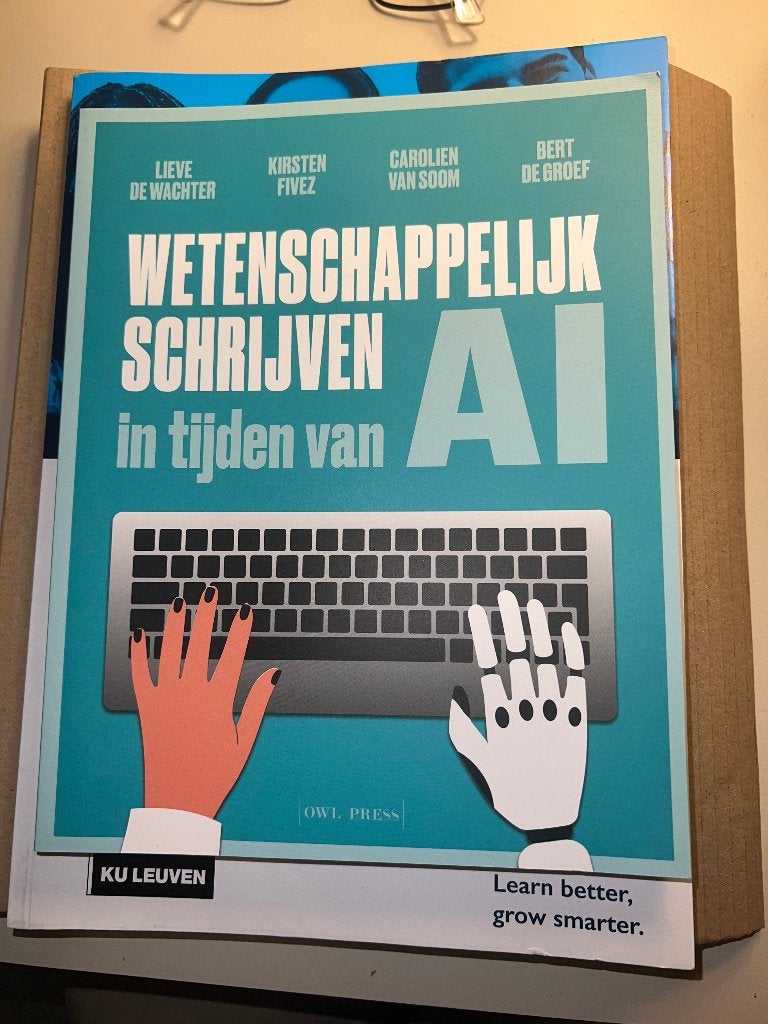 Wetenschappelijk schrijven in het rijden van AI, Ophalen of Verzenden, Nieuw, Hoger Onderwijs