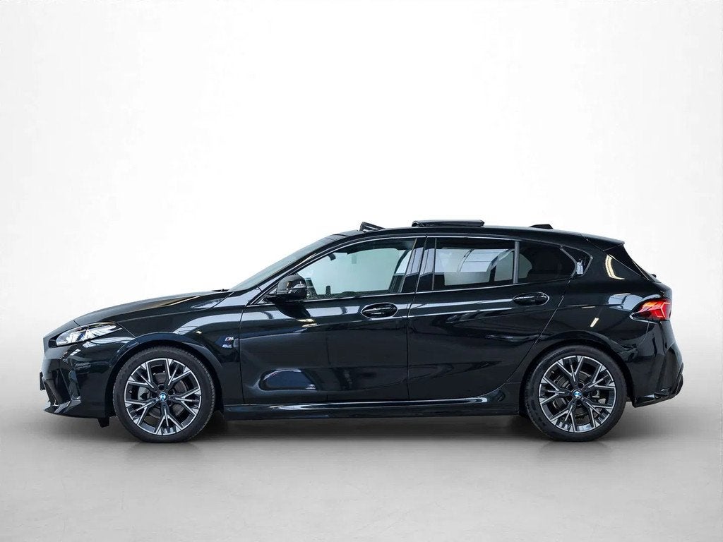 BMW 1 Serie 120 M SPORT|PANO|KEYLESS|CC|DAP|ADAPTIVE LED|, Auto's, Automaat, 1 Reeks, Gebruikt, Zwart