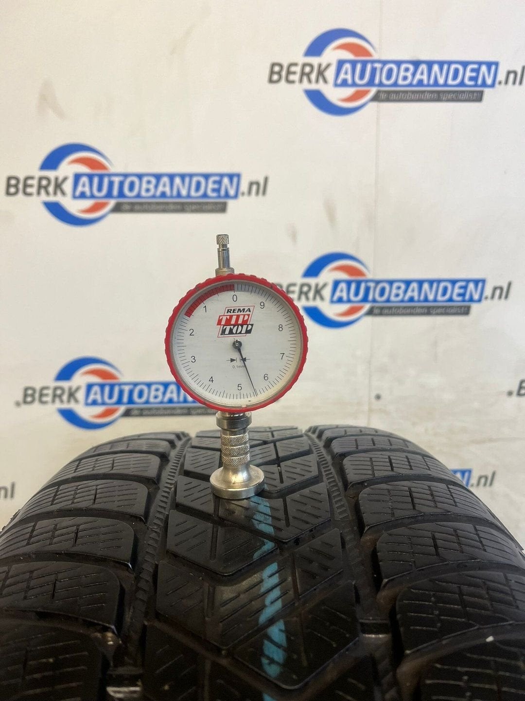 2x Pirelli Scorpion Winter 245/50 R20 105H 245/50/20 2455020, Autos : Pièces & Accessoires, Véhicule de tourisme, -, Pneu(s), Utilisé
