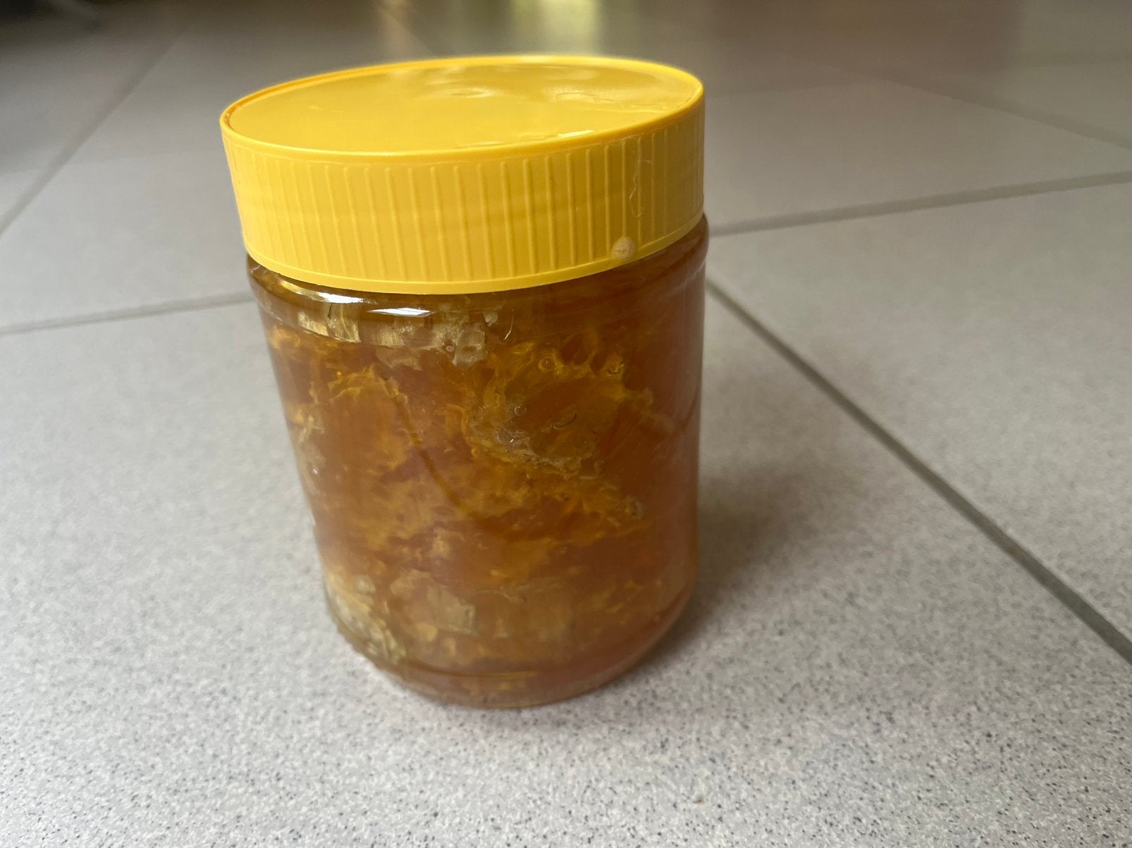 Miel en morceaux, Divers, Enlèvement