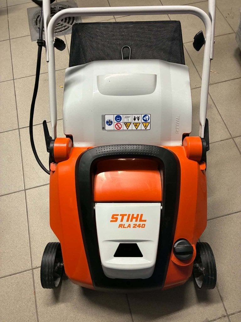 Scarificateur STIHL, Enlèvement, Comme neuf, Électrique, Stihl