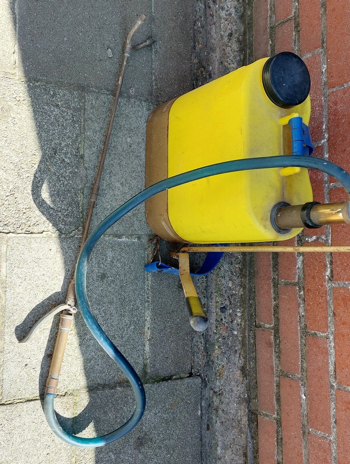 Pulvérisateur à dos jaune pour jardin et plantes, Jardin & Terrasse, Enlèvement, Répression des mauvaises herbes