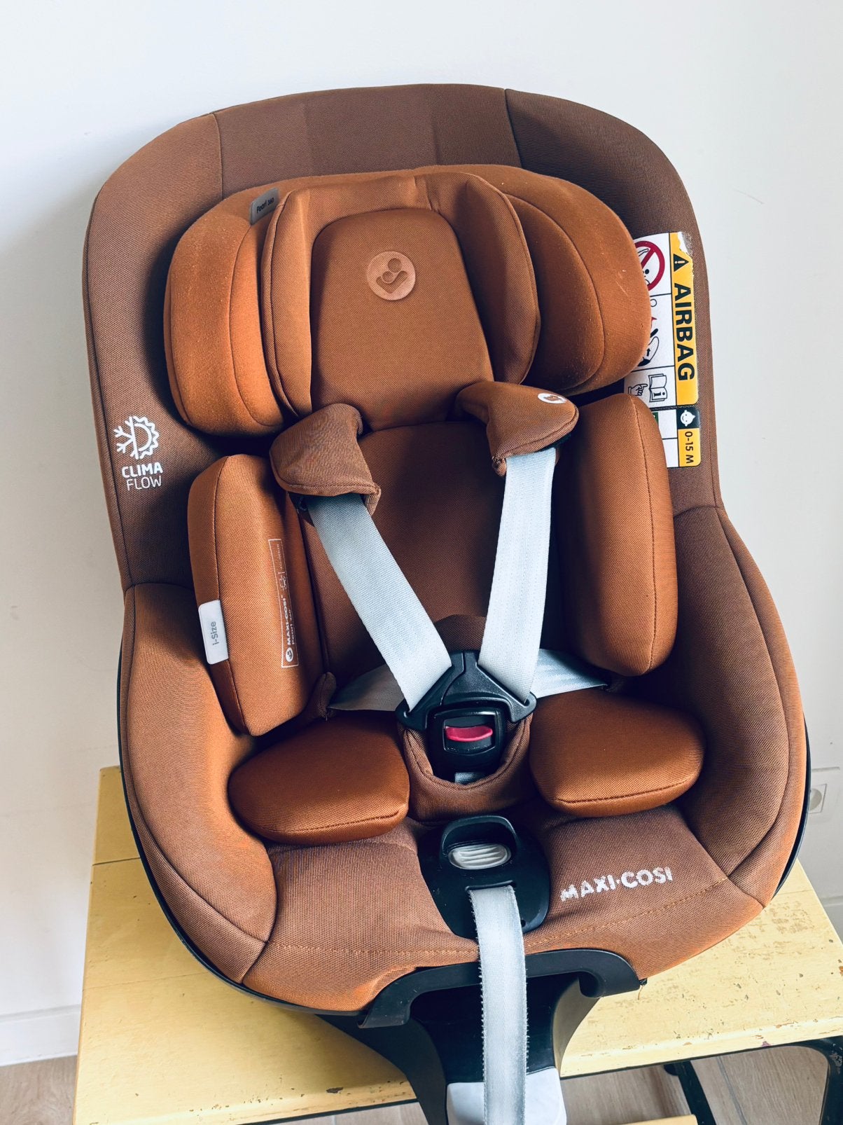Maxi-Cosi Pearl 360 + FamilyFix 360 | Cognac | + baby-inleg, 0 à 18 kg, Comme neuf, Dossier réglable, Enlèvement