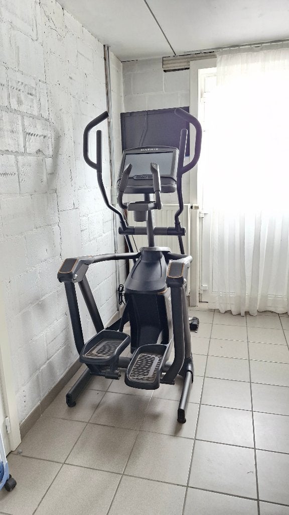 Vélo elliptique Matrix E50 avec écran XIR, Sports & Fitness, Enlèvement, Comme neuf, Vélo elliptique