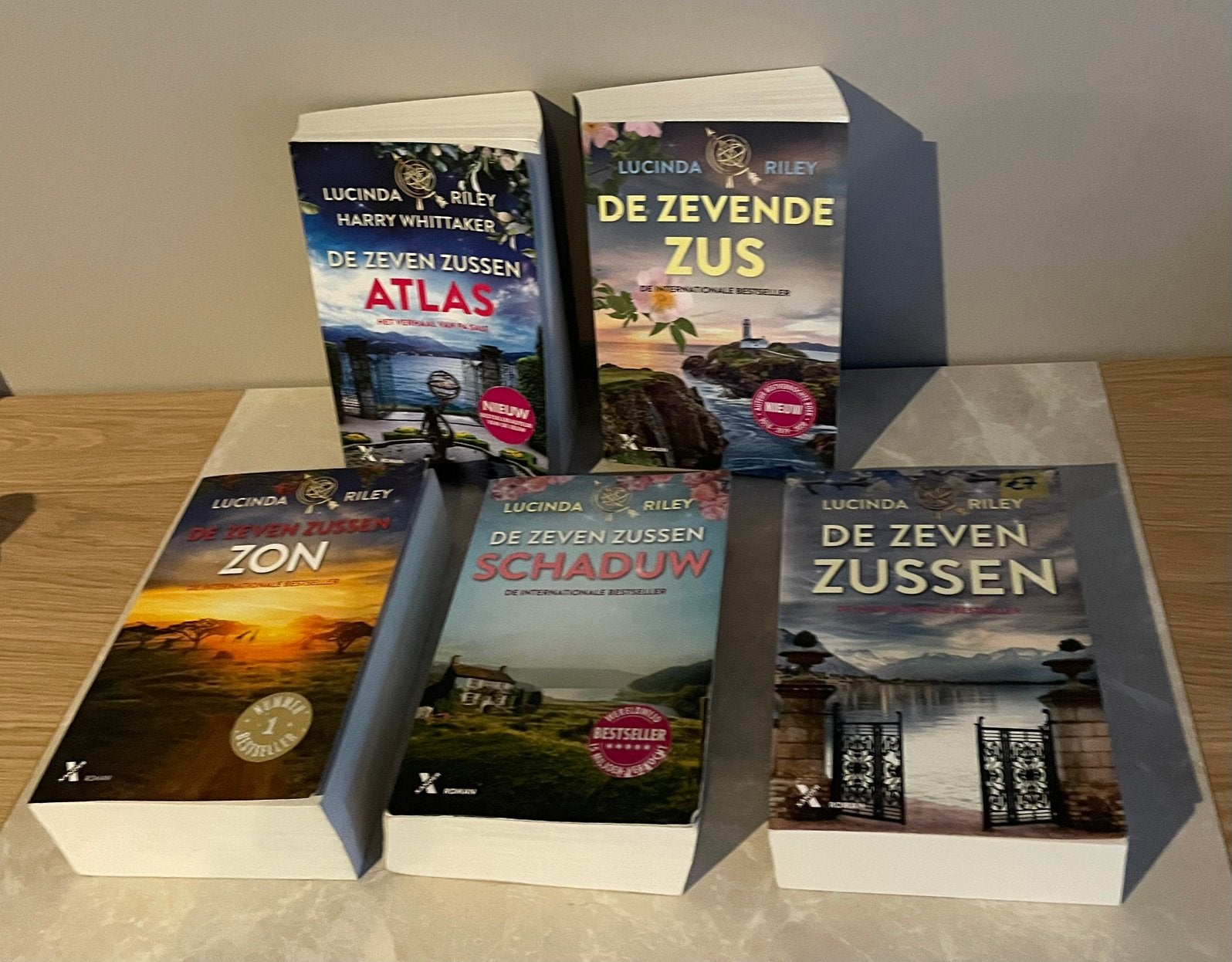 Lucinda Rileyboeken atlas, schaduw, de zevende zus, zon ea, Enlèvement ou Envoi, Utilisé