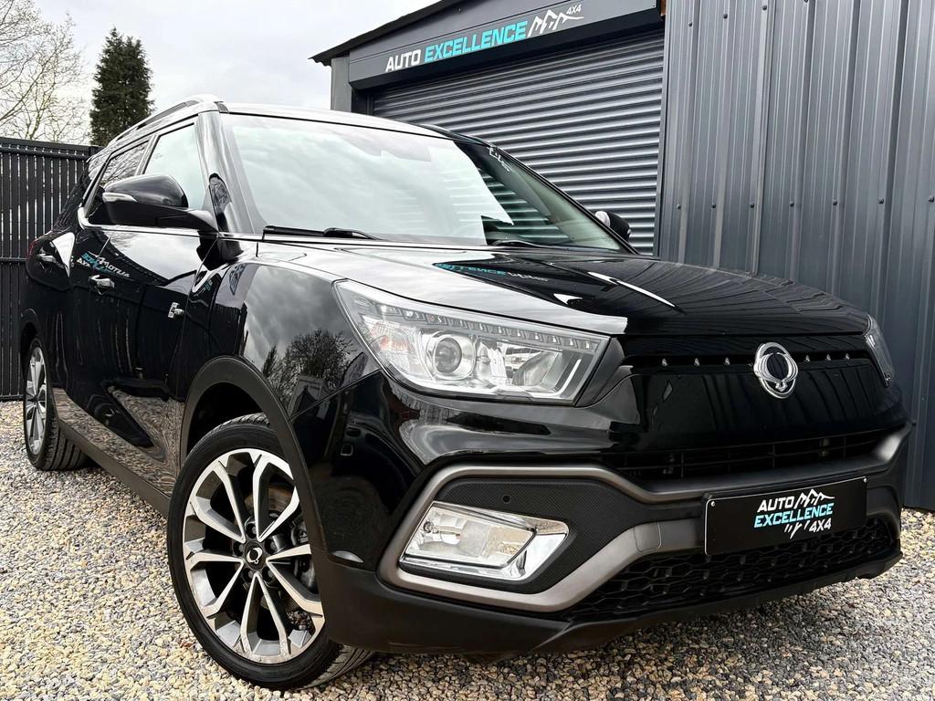 SsangYong XLV 1.6 e-XDi 4WD Sapphire/ Full Options/ Garantie, Auto's, Gebruikt, 4 cilinders, XLV, Zwart