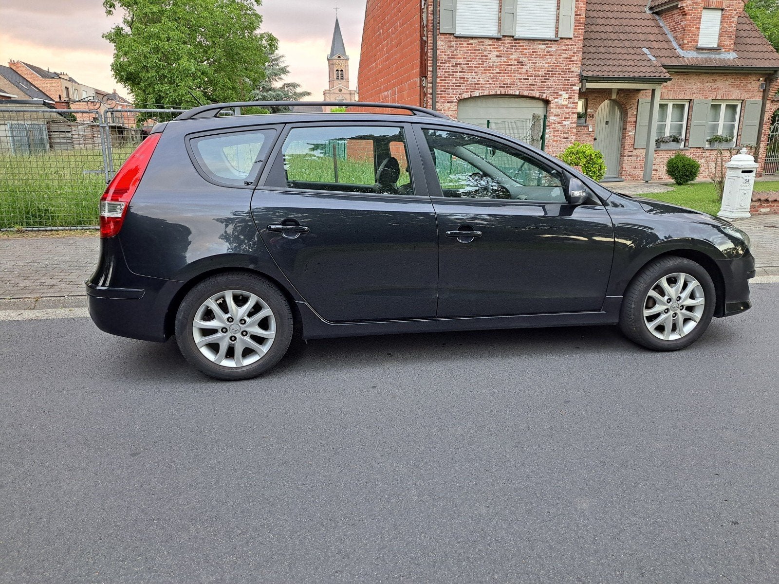 Hyundai I 30 1.6 Essence. Avec 61000 km. 5 euros, Autos, Cuir, Euro 5, Boîte manuelle, Entretenue par le concessionnaire