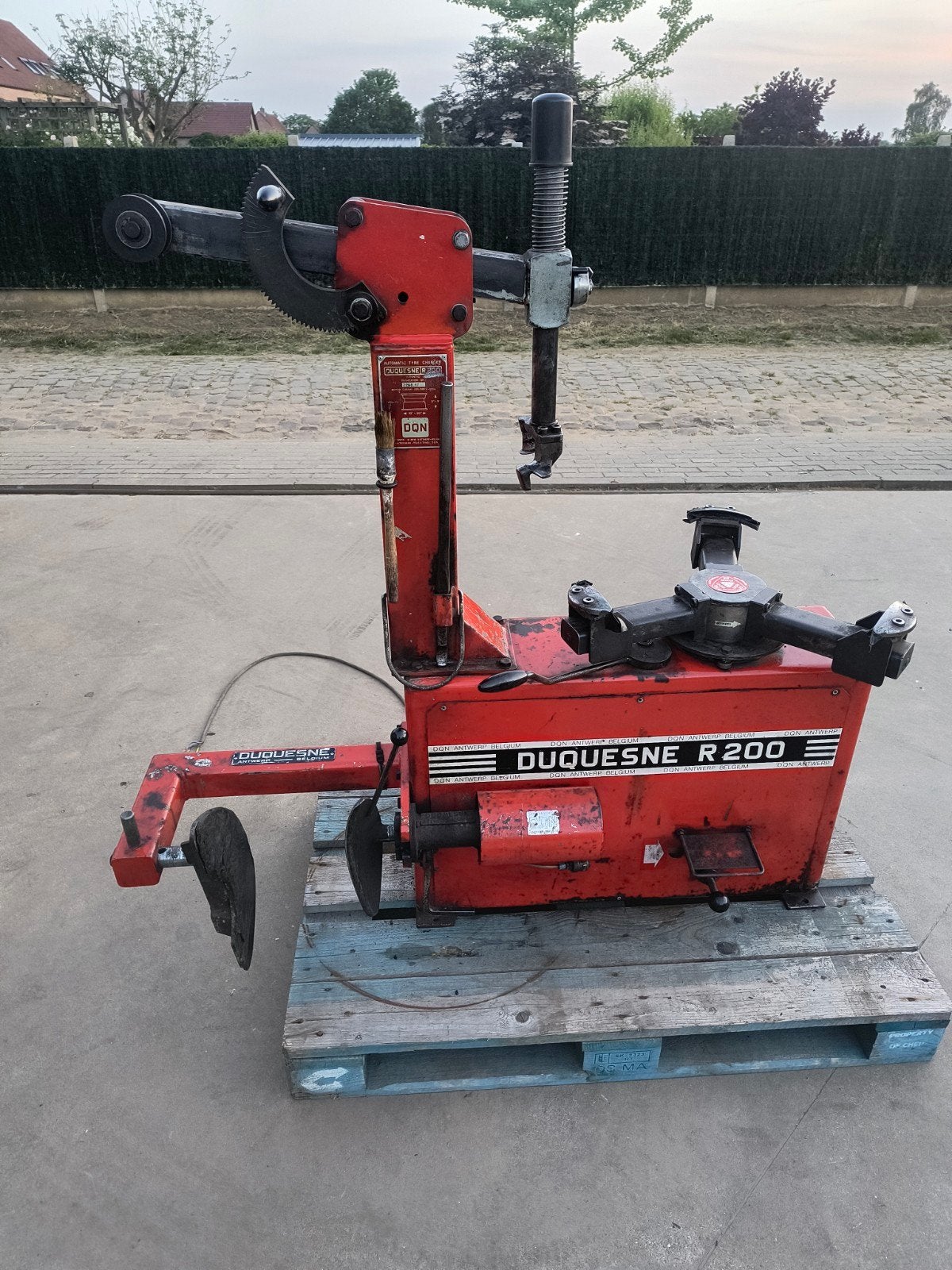 Bandenmachine Duquesne R200, Enlèvement