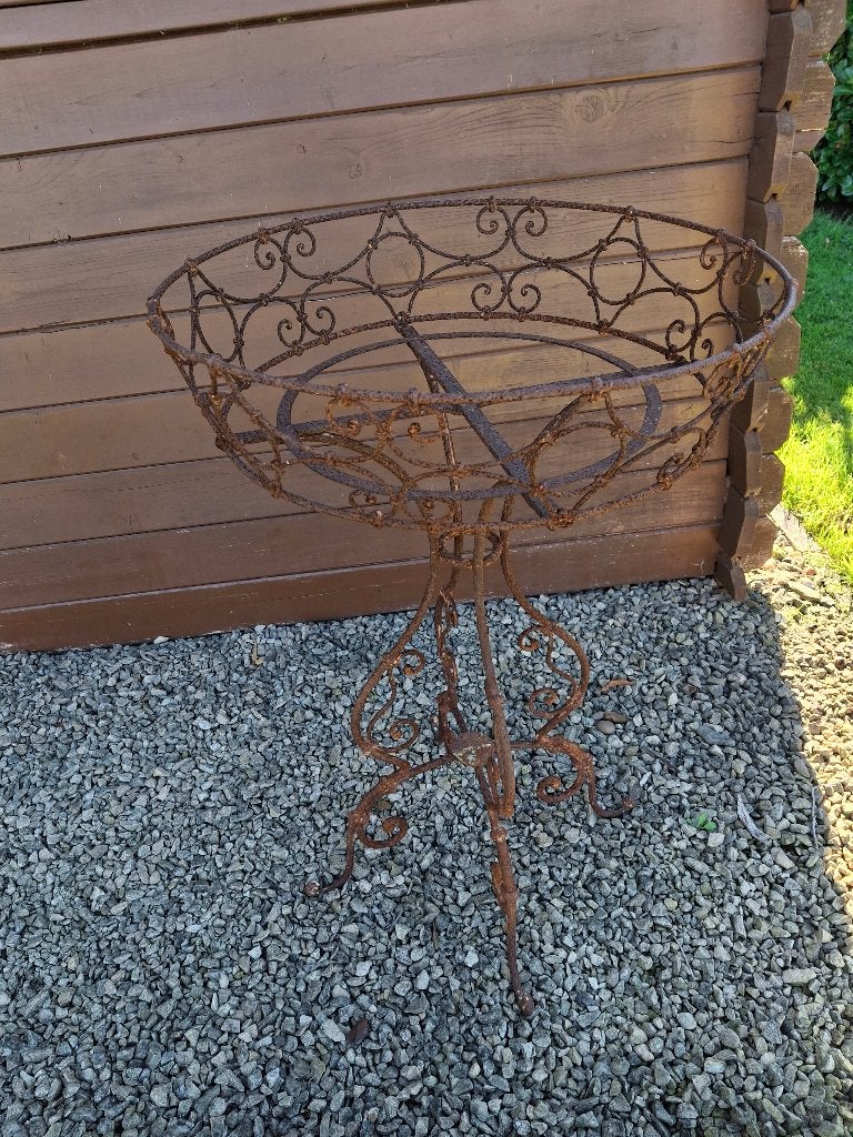 Jardinière, Enlèvement