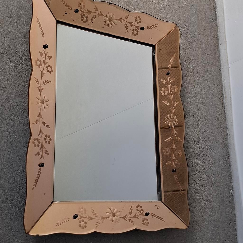 Ancien miroir vénitien de 1940, Enlèvement