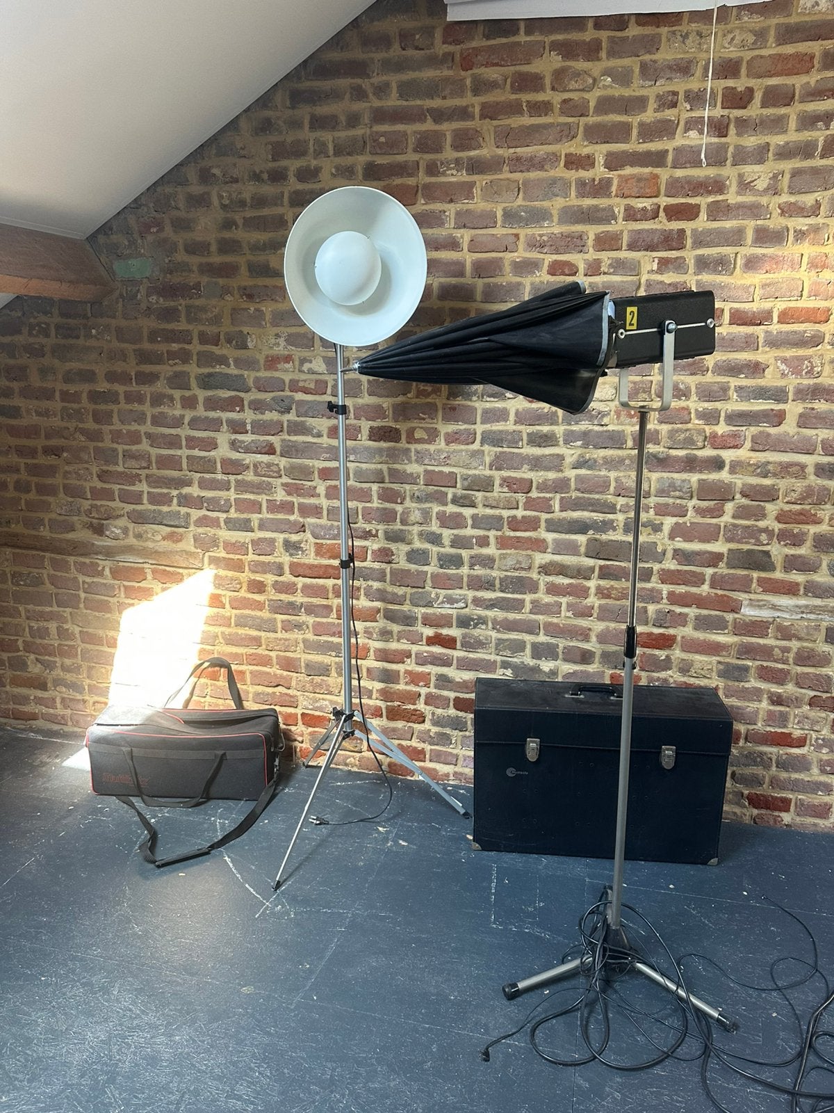 Flashs de studio, Utilisé, Trépied, Autres marques, Enlèvement