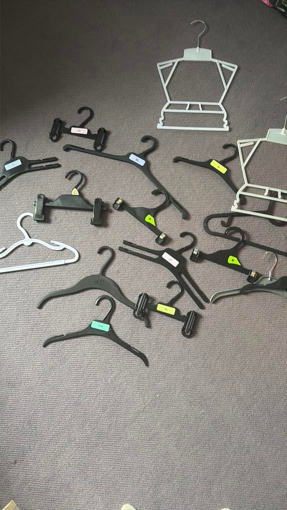 Gratis ophalen hangers, Ophalen, Zo goed als nieuw