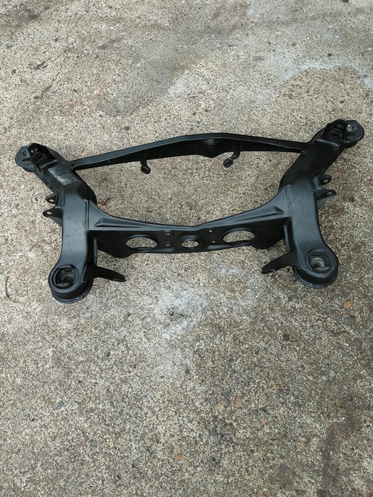 Mercedes 190 - 201 subframe, Ophalen of Verzenden, Gebruikt, Mercedes-Benz