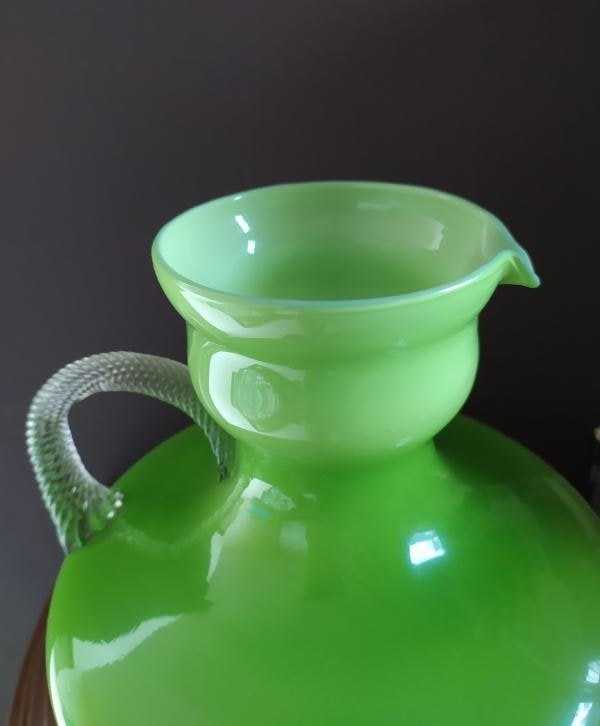 groene glazen vaas / kan, Huis en Inrichting, Woonaccessoires | Vazen, Ophalen of Verzenden