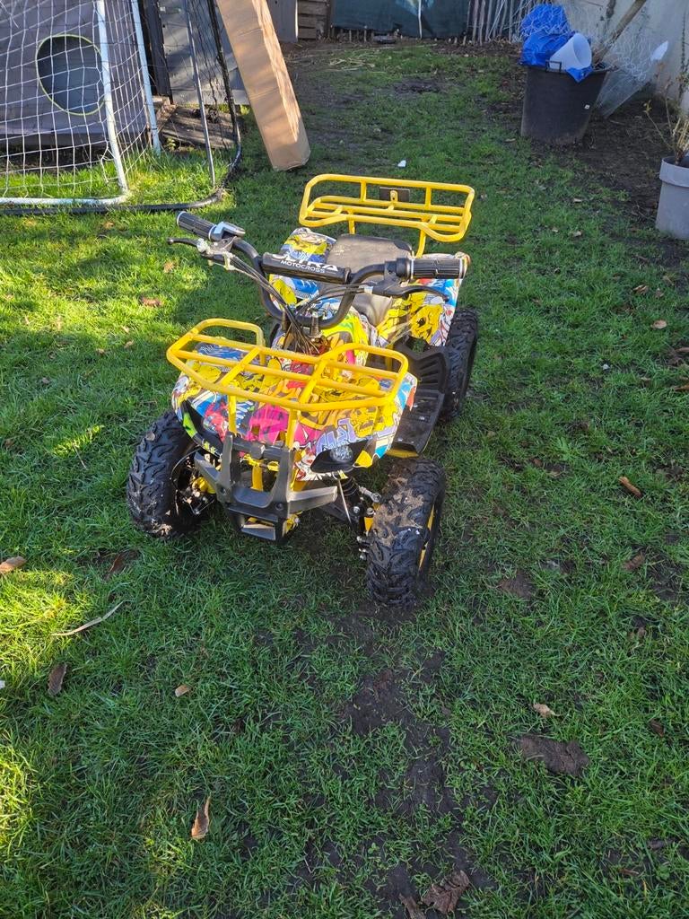 Elektrische kinder quad, Fietsen en Brommers, Ophalen, Zo goed als nieuw