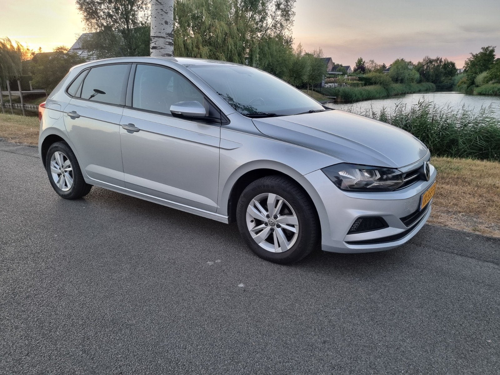 Volkswagen Polo 1.0 TSI 70KW 5D BMT 95pk  2018 Grijs, Auto's, Volkswagen, 1045 kg, Grijs, Particulier, Dealer onderhouden