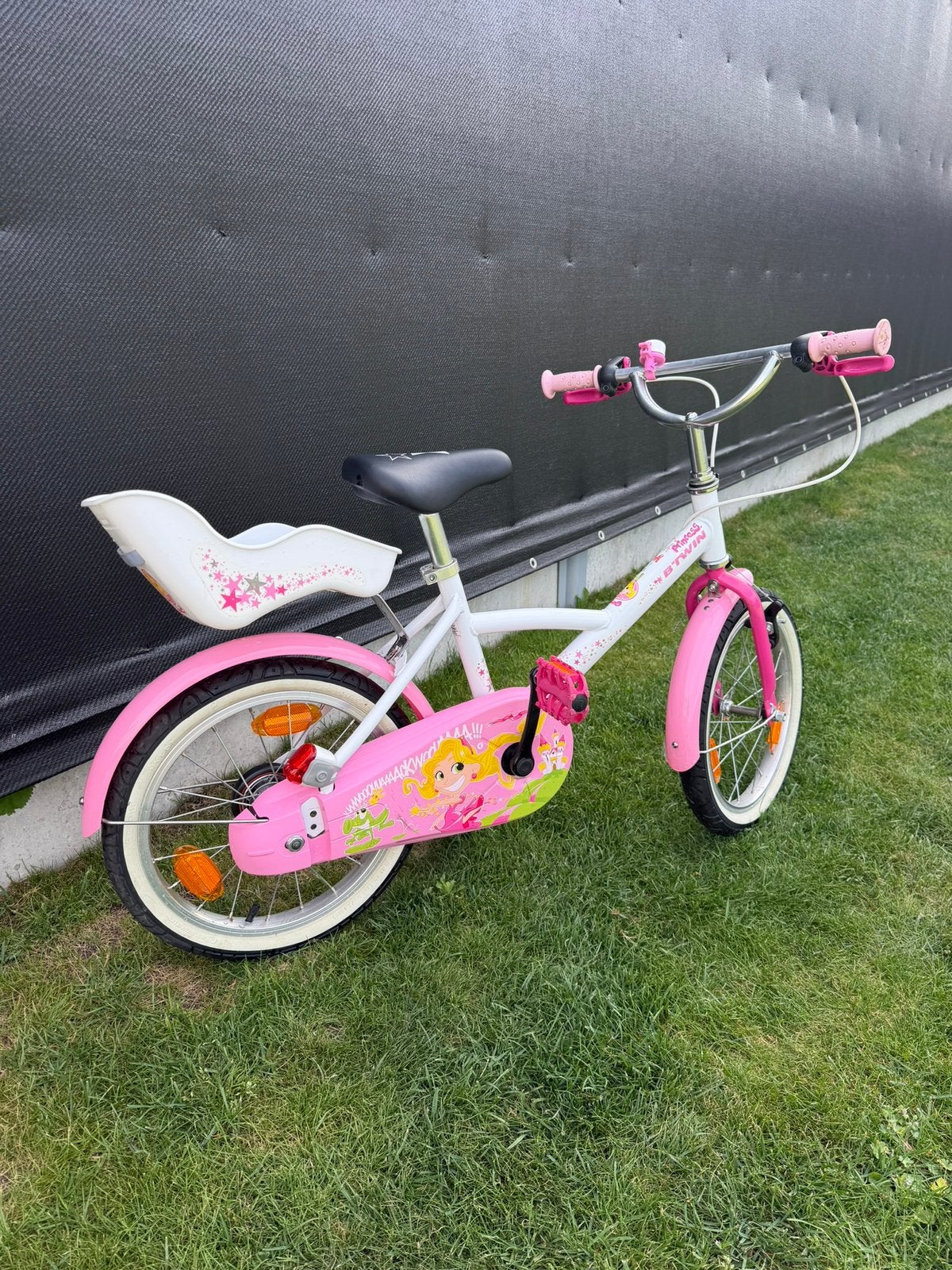 Fiets roze/wit 12 inch, Ophalen, Zo goed als nieuw