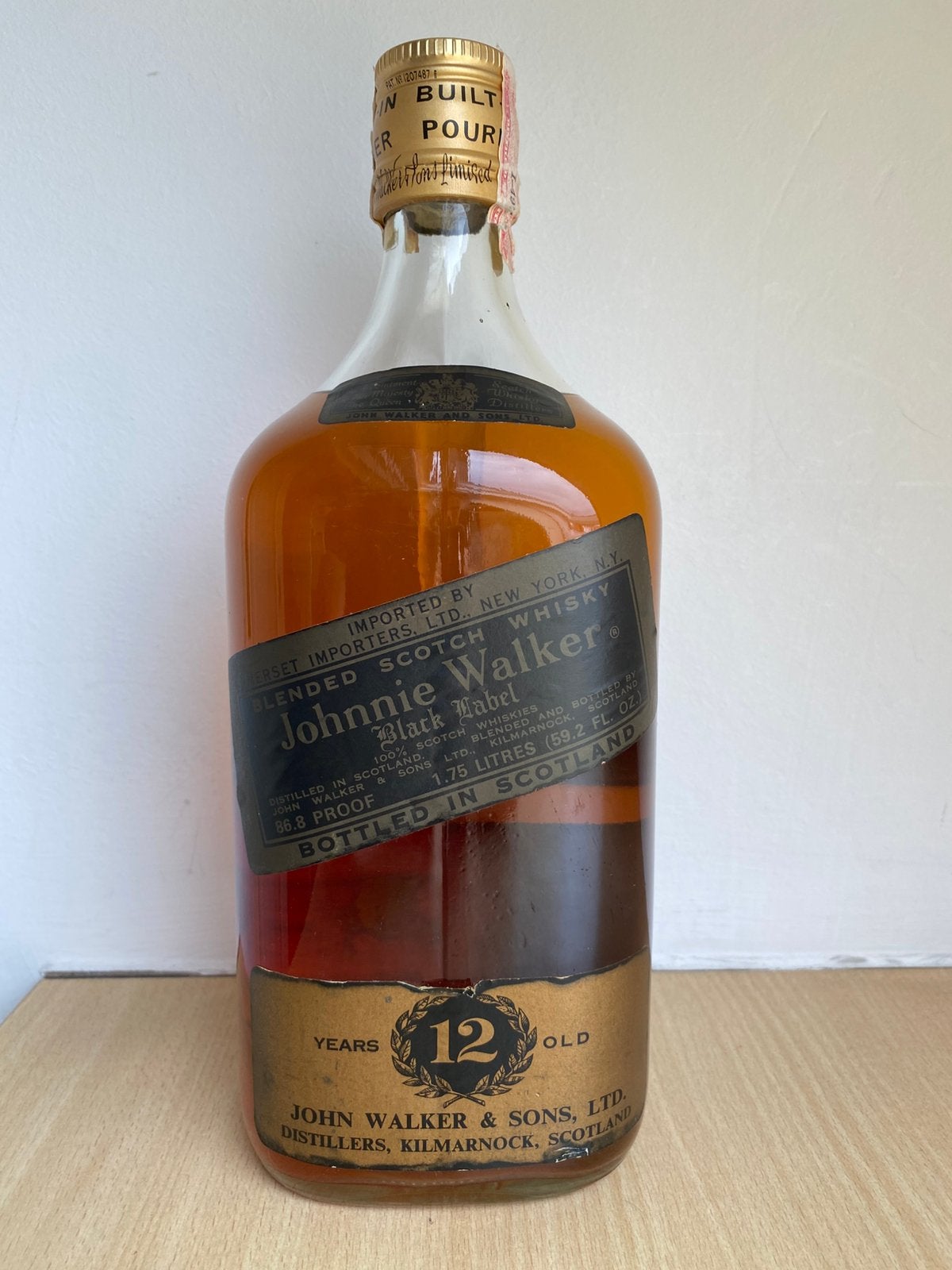 Whisky Johnnie Walker Black Label 1.75 liter jaren 70, Enlèvement ou Envoi, Comme neuf, Pleine