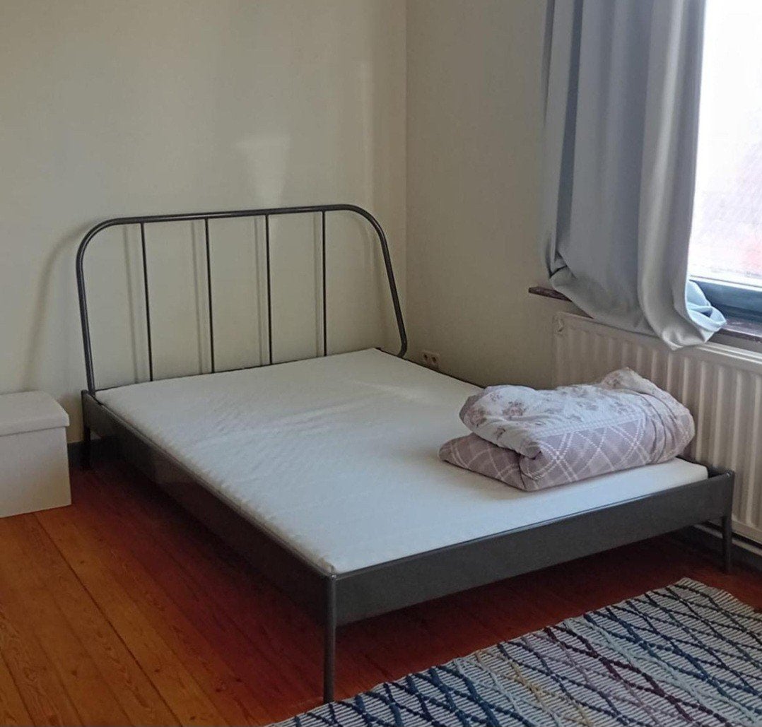 Ikea bed frame (140200) - 80 Eur, Ikea Mattress- 50 Eur, Ophalen, Verstelbaar, Good, 140 cm