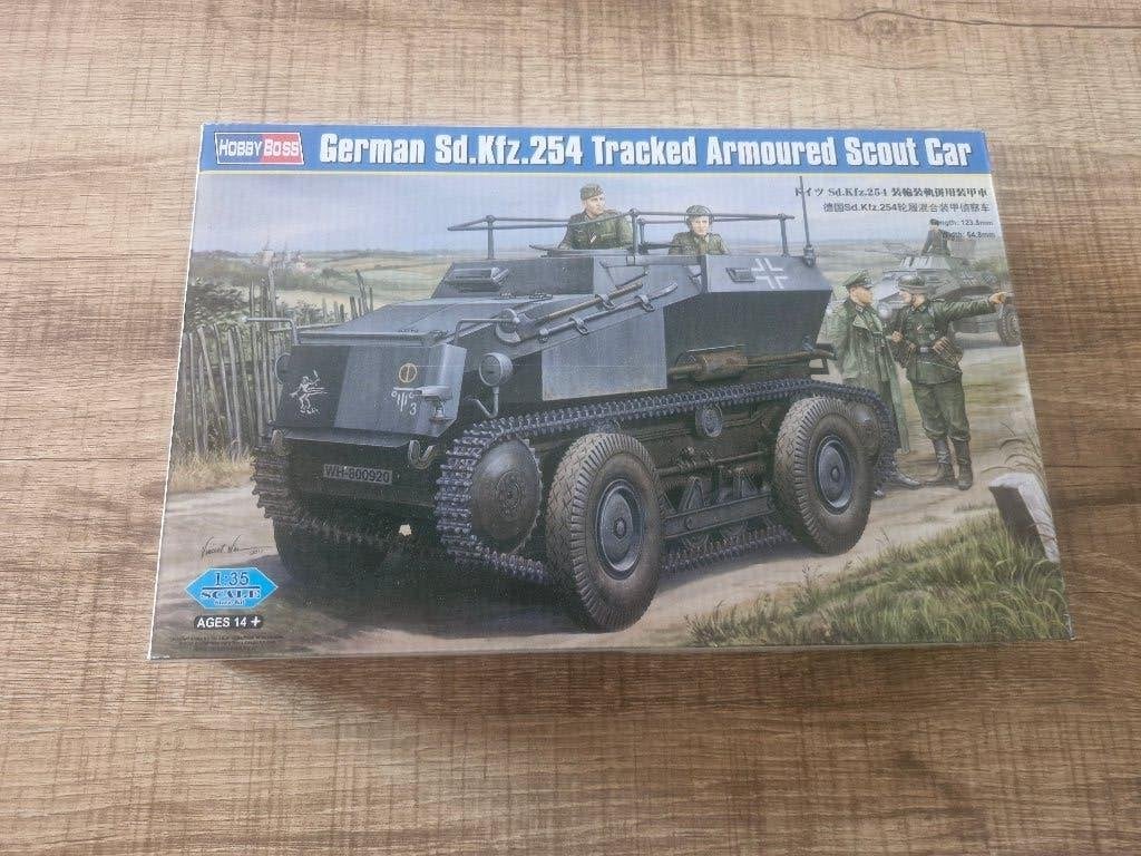 Hobby Boss 1/35 German Sd.Kfz.254 Tracked Armoured Scout Car, Neuf, Autres marques, Enlèvement ou Envoi, Voiture