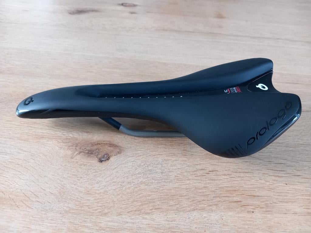 Zadel prologo nago evo pas 134, Fietsen en Brommers, Fietsonderdelen, Racefiets, Ophalen of Verzenden, Zo goed als nieuw, Prologo