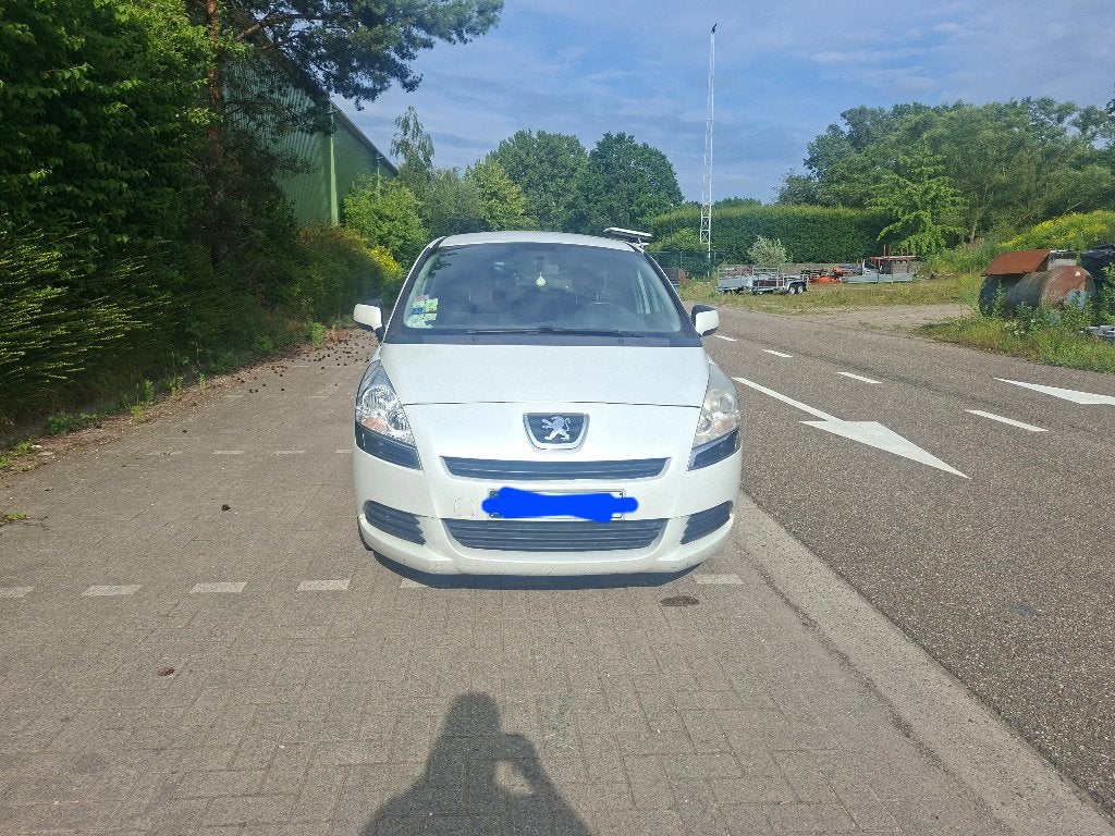 Peugeot 5008 7plats essence 2012jaar, Voorwielaandrijving, Euro 5, Zwart, 1600 cc
