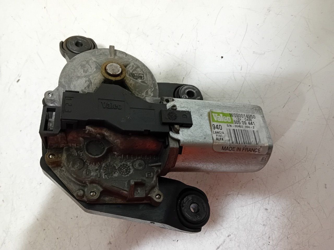 Ruitenwissermotor achter Alfa Romeo Giulietta, Onderdelen@venauto.nl, Van der Ven Autorecycling B.V., Gebruikt, Ettenseweg 76, 4706 PB Roosendaal, The Netherlands
