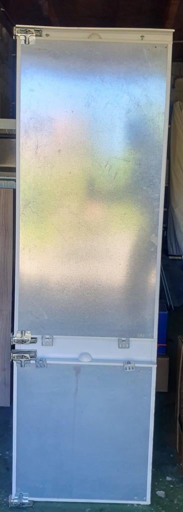 FRIGO/CONGÉLATEUR BOSCH modèle KIV38A51 de 296 litres à enca, Enlèvement