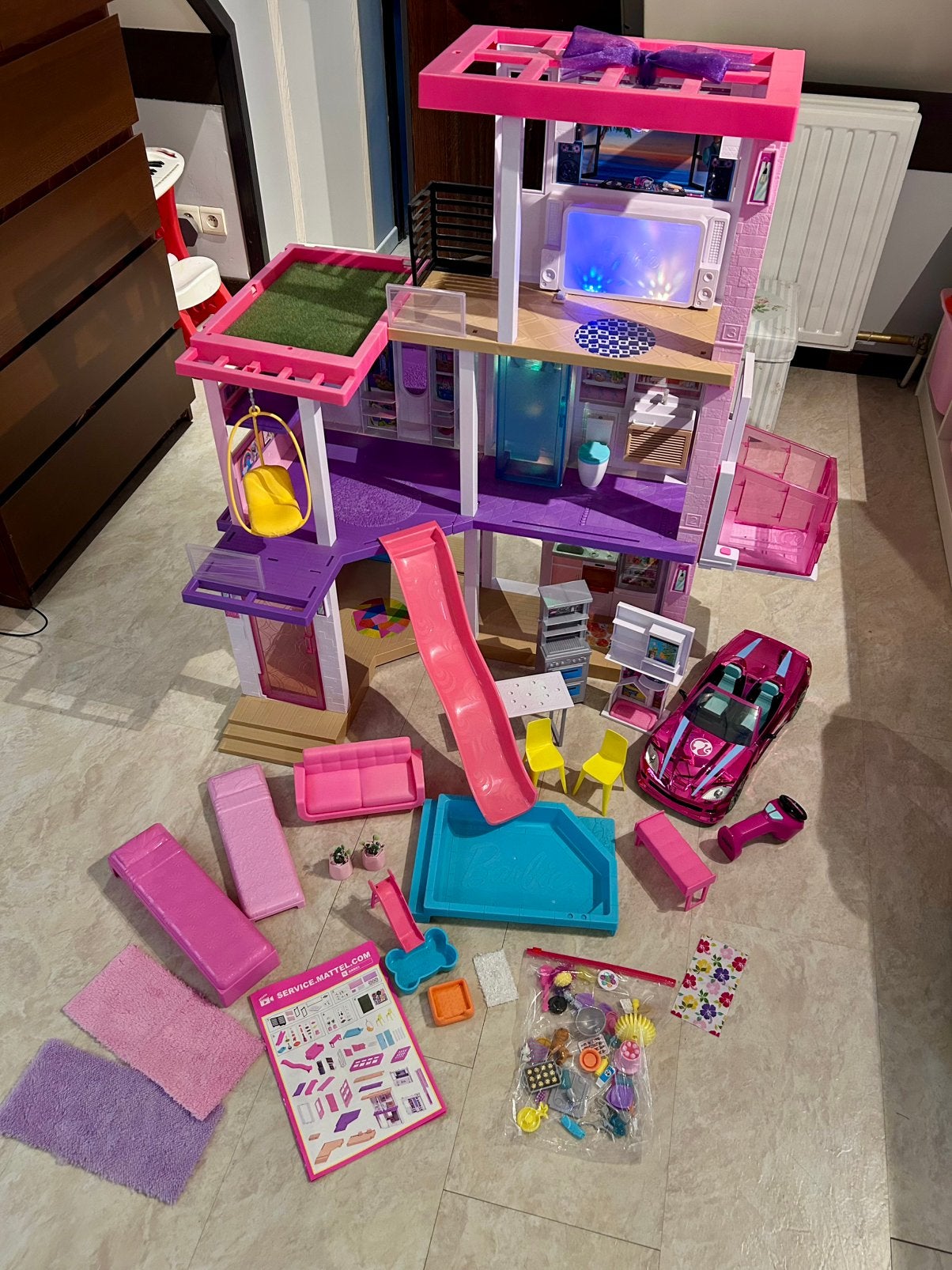 Barbie huis met auto, Kinderen en Baby's, Ophalen, Zo goed als nieuw