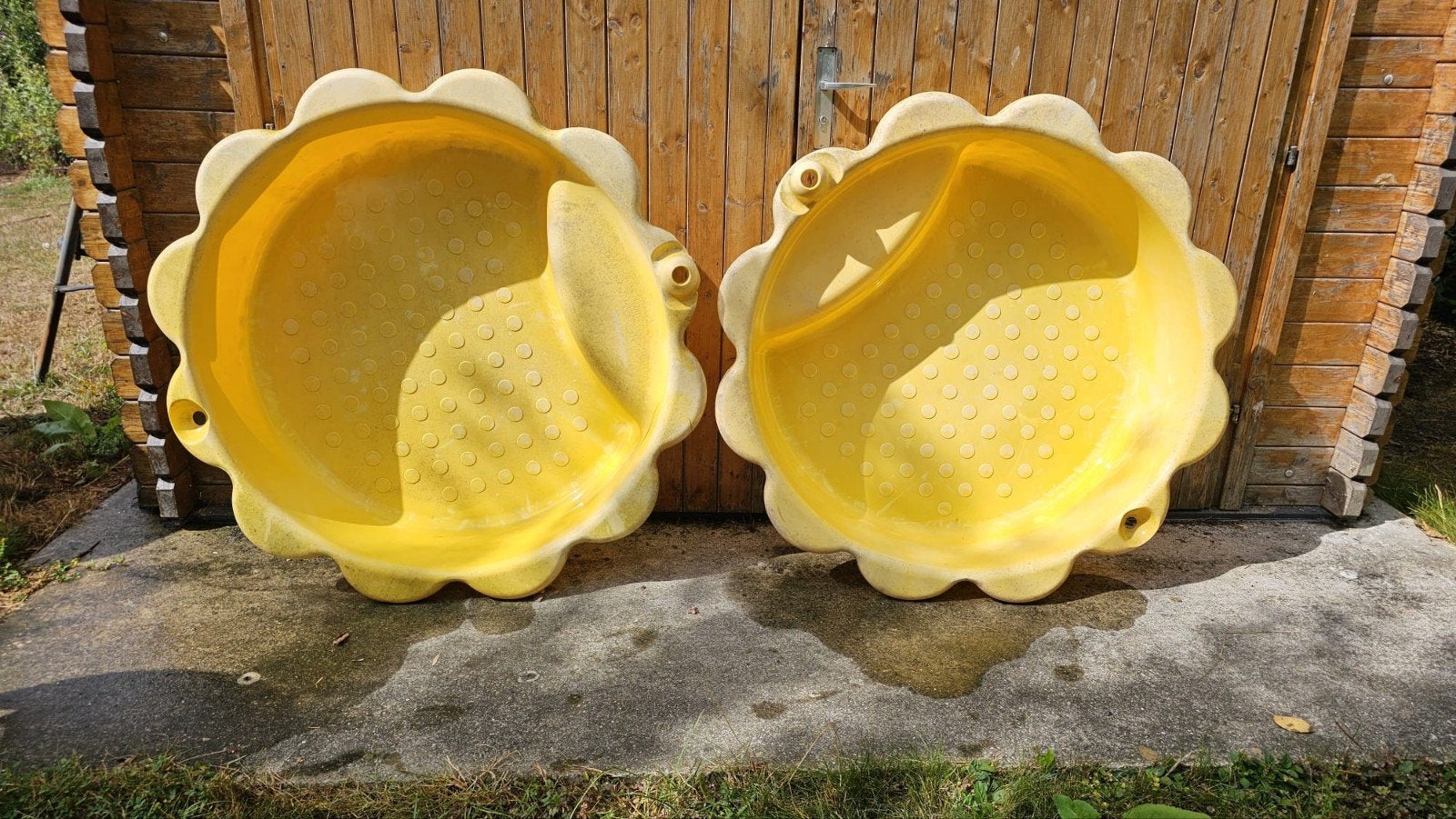 Bac à sable à 2 coquilles en bon état/diamètre : 90 cm, Enlèvement
