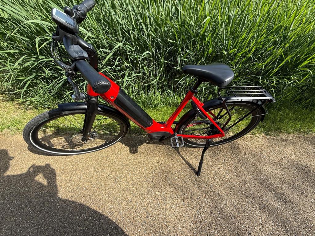 Gazelle Ultimate C8 2023 - HMB - Met Oplader, Ophalen, Zo goed als nieuw, 51 tot 55 cm, 50 km per accu of meer