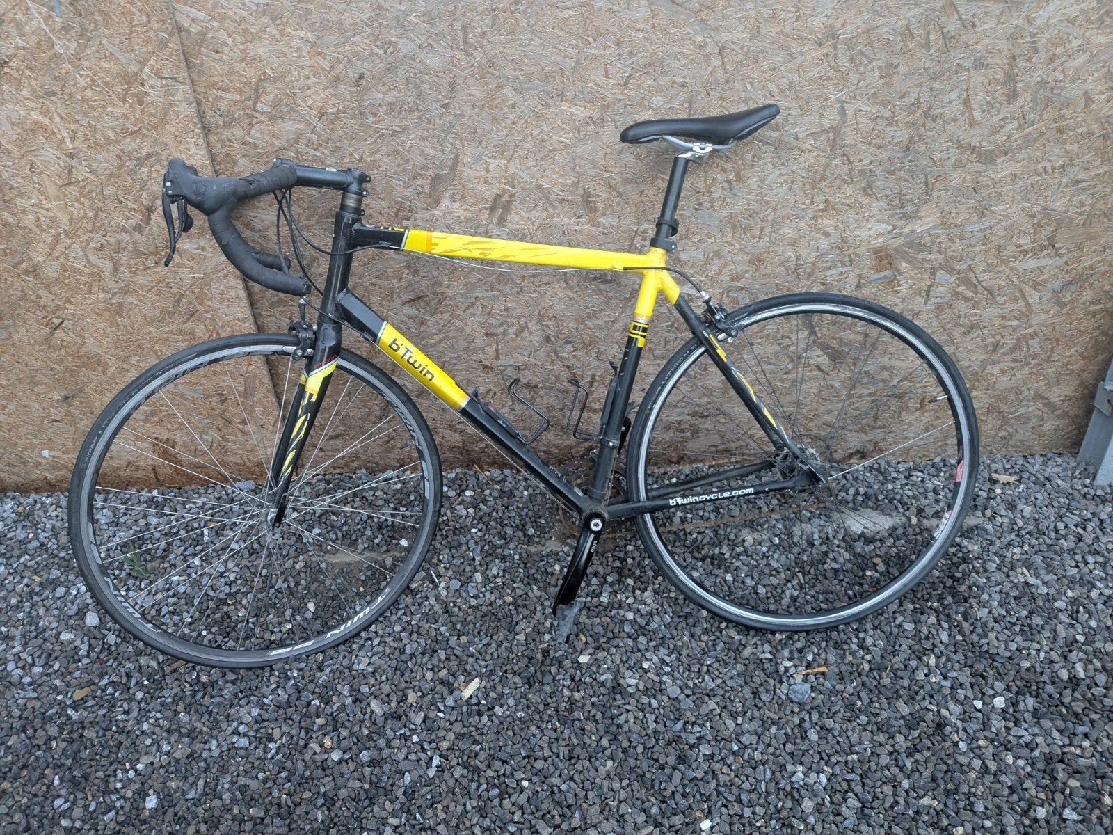 Vélo route BTwin HC Carbone, Vélos & Vélomoteurs, Vélos | Vélos de course, Carbone, Enlèvement ou Envoi