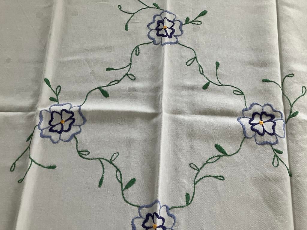 Vierkant tafellaken met geborduurde bloemen, Maison & Meubles, Nappes, Carré, Enlèvement ou Envoi