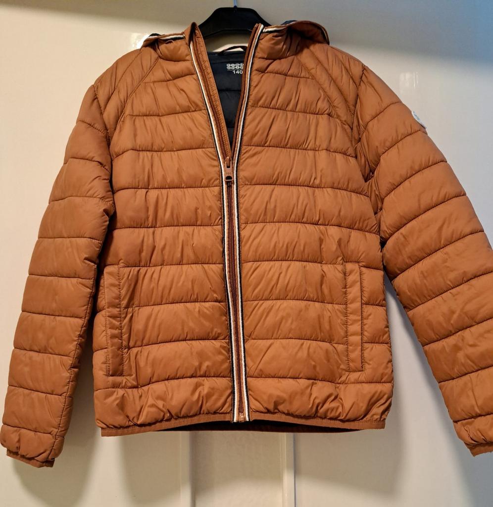 Veste d'été rembourrée JBC Fish&Chips taille 140, Enfants & Bébés, Vêtements enfant | Taille 140, Comme neuf, Enlèvement ou Envoi