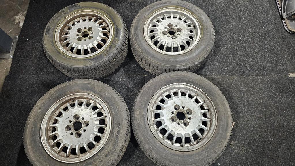Set Originele velgen kroonkurk BMW 3 serie E30 4X100 ET34 36, Auto-onderdelen, Banden en Velgen, Ophalen, Gebruikt, -, -