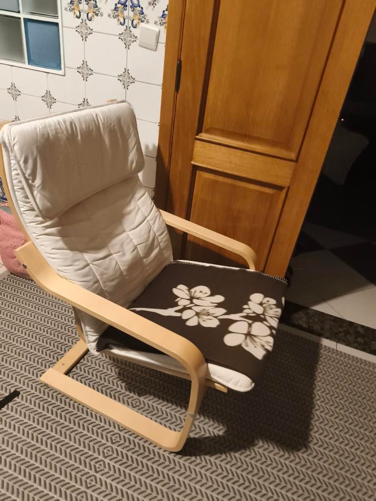 Ikea poang stoel, Ophalen