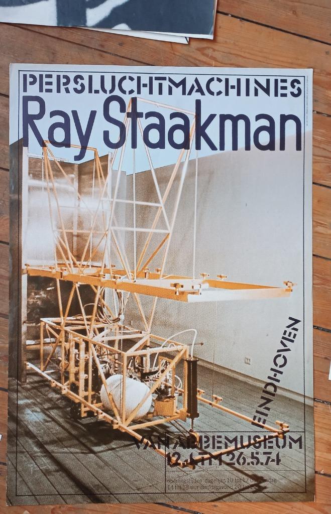 Ray Staakman persluchtmachines Van Abbemuseum Eindhoven 1974, Antiek en Kunst, Kunst | Etsen en Gravures, Verzenden