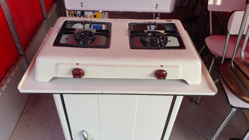 Gasvuur Gastel 2 pits Gietijzer met Emaillen FOBRUX uit 1947, Ophalen