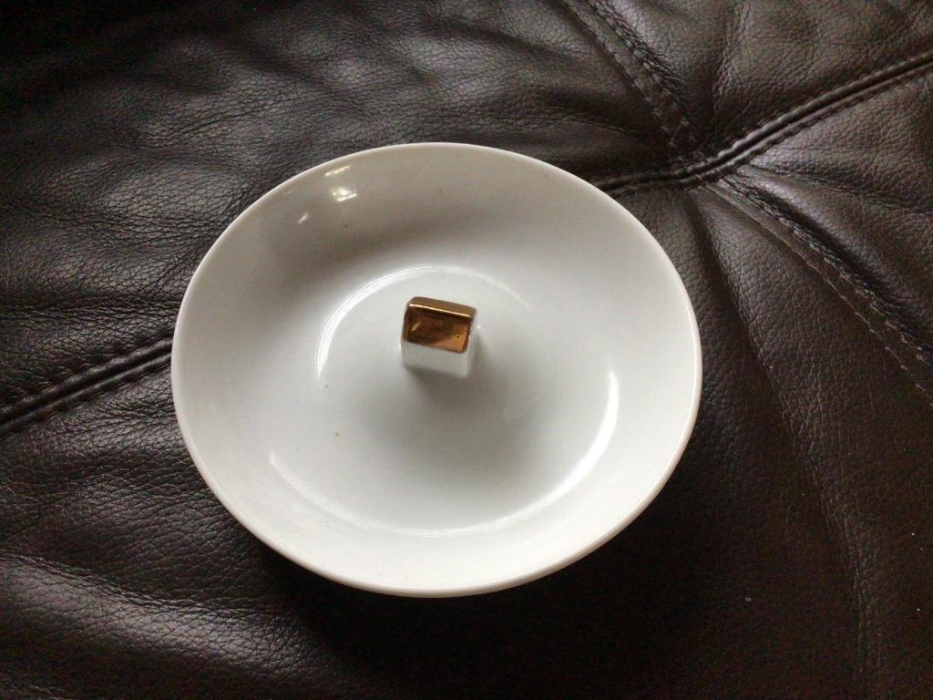 Räder porseleinen bordje met gouden huisje, Ophalen of Verzenden, Zo goed als nieuw