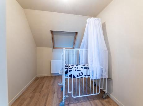 Retro metalen babybed op hoogte op wielen, Kinderen en Baby's, Babywiegjes en Ledikanten, Gebruikt, Overige typen, Ophalen