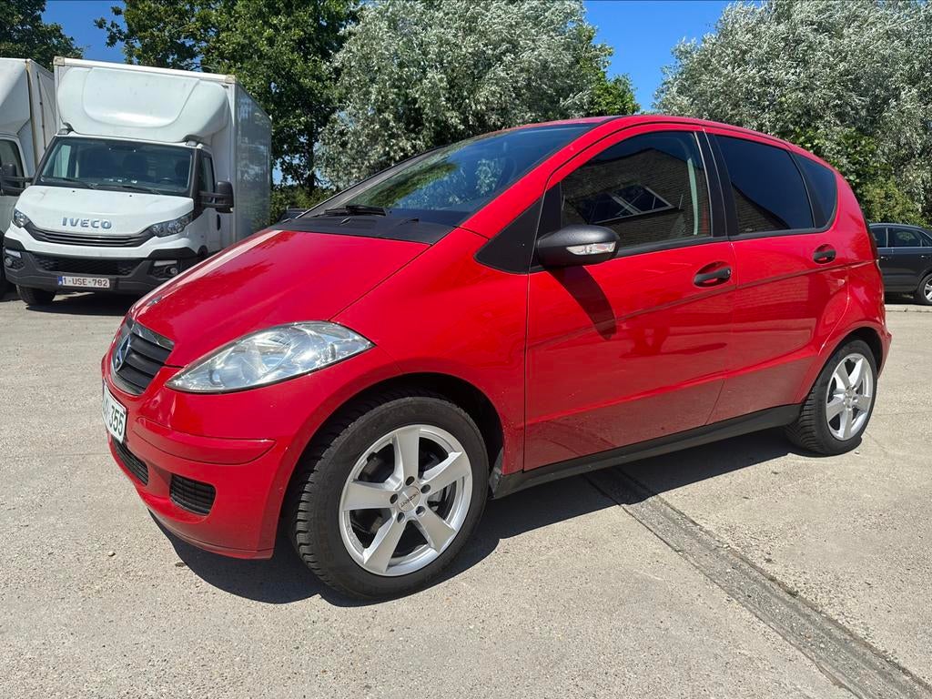 MERCEDES A150 BENZINE VAN 2009 MET 88DKM MET AIRCO, Auto's, Parkeersensor, Zwart, 5 deurs, Euro 4