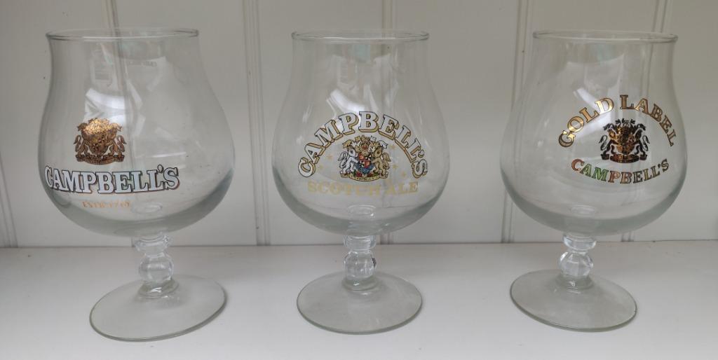3 Campbell's Bieglazen op voet, Ophalen, Zo goed als nieuw, Bierglas