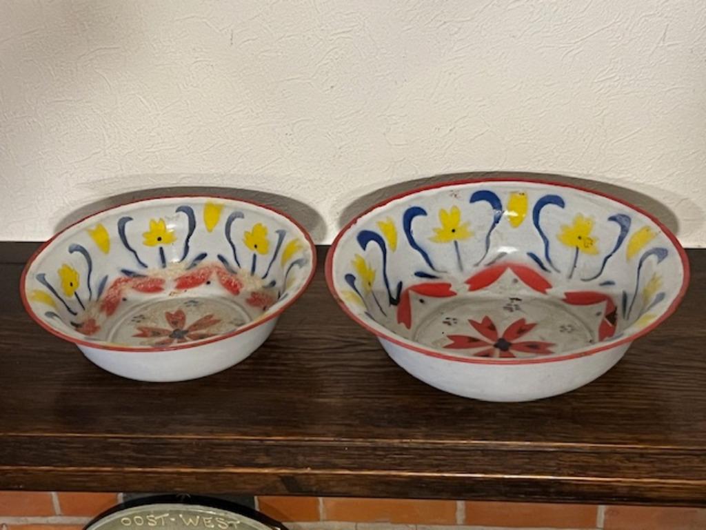 2 kleurrijk geëmailleerde kommen, Antiek en Kunst, Ophalen