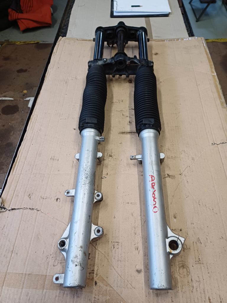 suzuki dr 650rs voorvork, Enlèvement ou Envoi, Utilisé