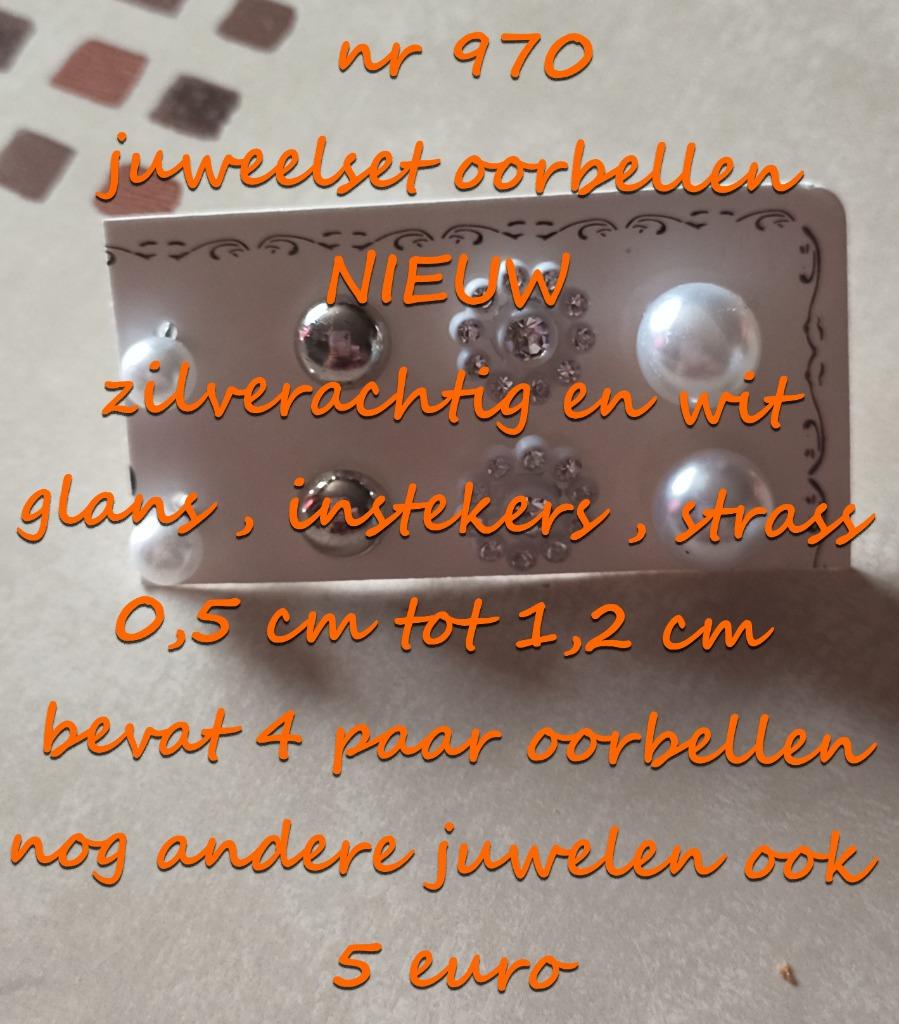970. Parure : boucles d'oreilles, NEUF, frais de port inclus, Bijoux, Sacs & Beauté, Boucles d'oreilles, Blanc, Envoi, Neuf, Puces ou Clous