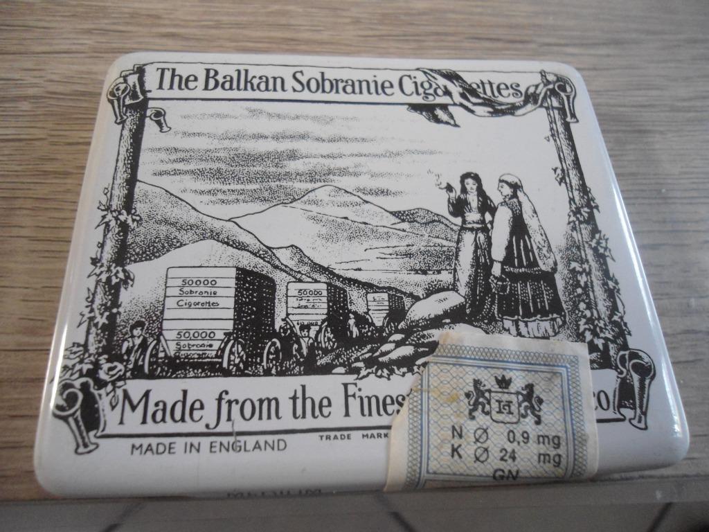 Ancienne Rare Boîte collection Pleine de ses 10 cigarettes, Enlèvement ou Envoi, Comme neuf, Autres types