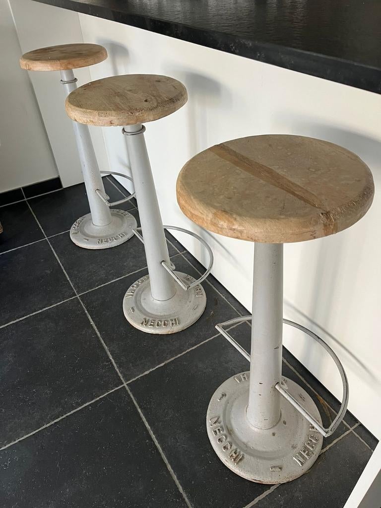 Bar krukken, Ophalen