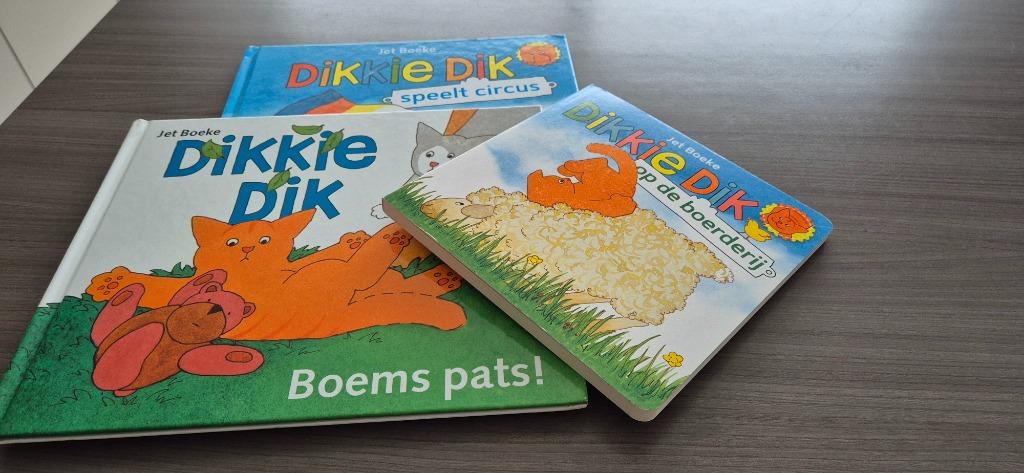 Boekjes dikkie dik verschillende verhalen, Boeken, Ophalen, Zo goed als nieuw, 1 tot 2 jaar