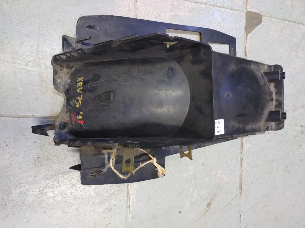 honda africa twin 750 model ''93-'03 spatbord onder zadel, Motoren, Ophalen of Verzenden, Gebruikt