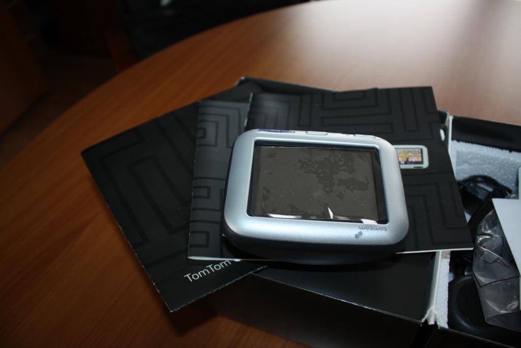 GPS TOMTOM GO ( Kit Complet dans boite d'origine), Enlèvement